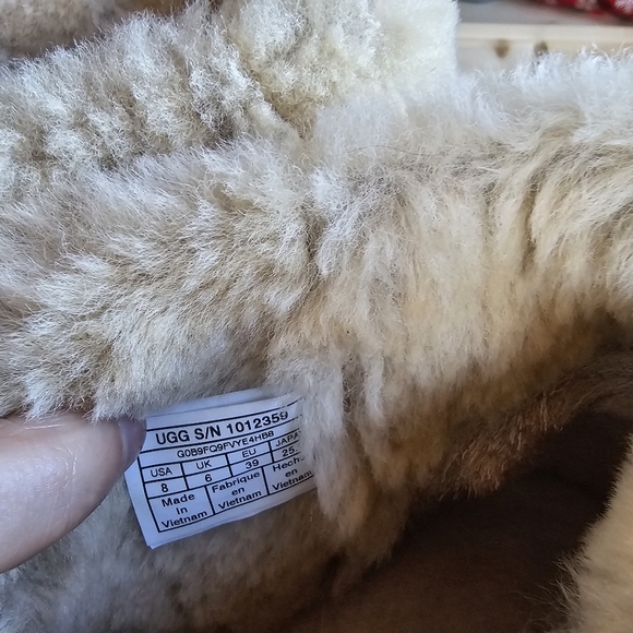 UGG Fleece Lined Bootie Size 8 - Picture 3 of 10